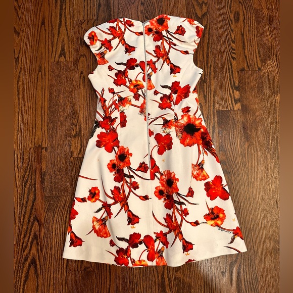 Gorgeous Karen Millen tulip shaped dress with red flowers - Picture 14 of 16
